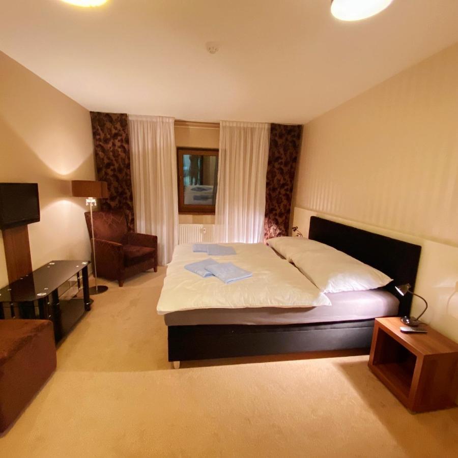 Golden Fish Apartmany Xia Пилзен Екстериор снимка