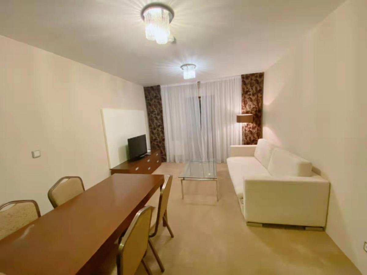 Golden Fish Apartmany Xia Пилзен Екстериор снимка