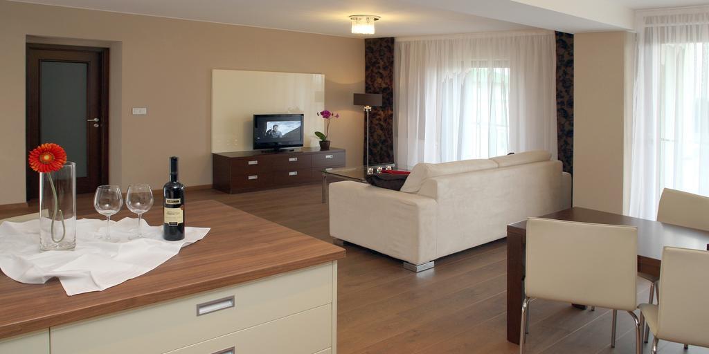 Golden Fish Apartmany Xia Пилзен Екстериор снимка