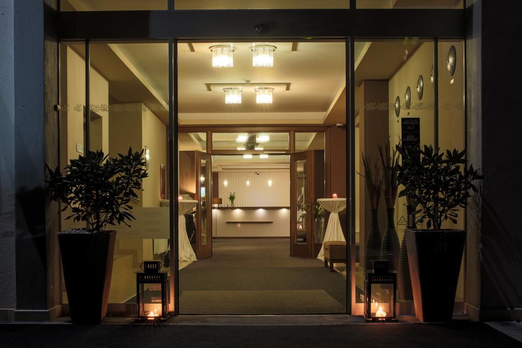 Golden Fish Apartmany Xia Пилзен Екстериор снимка
