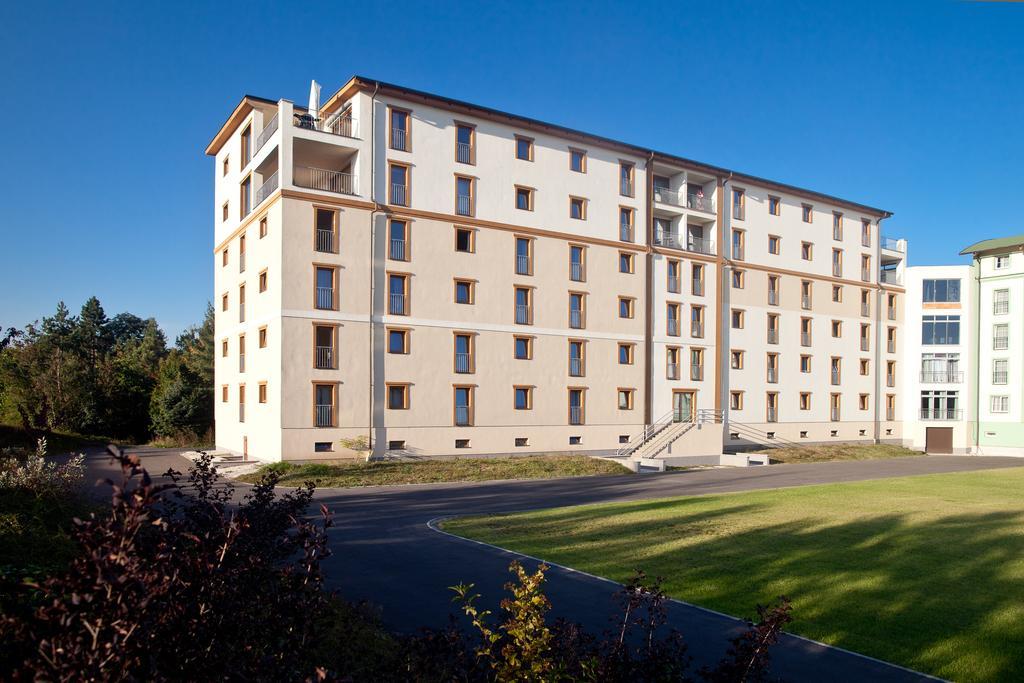 Golden Fish Apartmany Xia Пилзен Екстериор снимка