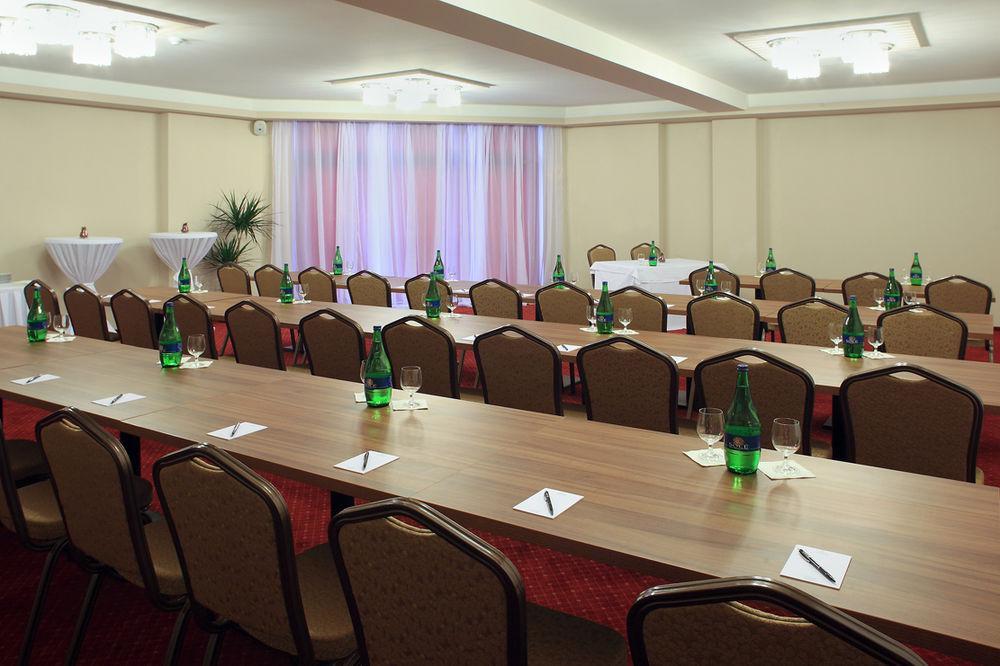 Golden Fish Apartmany Xia Пилзен Екстериор снимка