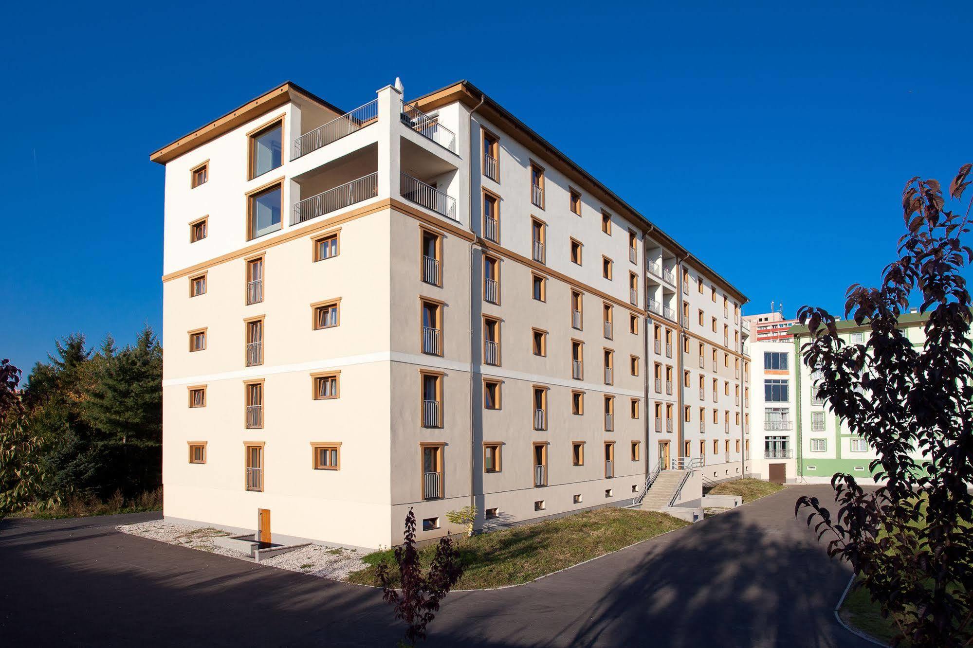 Golden Fish Apartmany Xia Пилзен Екстериор снимка