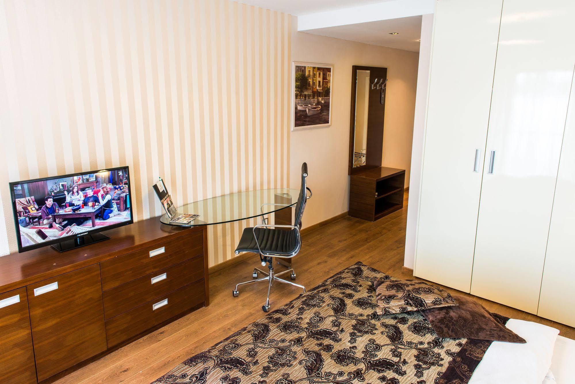 Golden Fish Apartmany Xia Пилзен Екстериор снимка