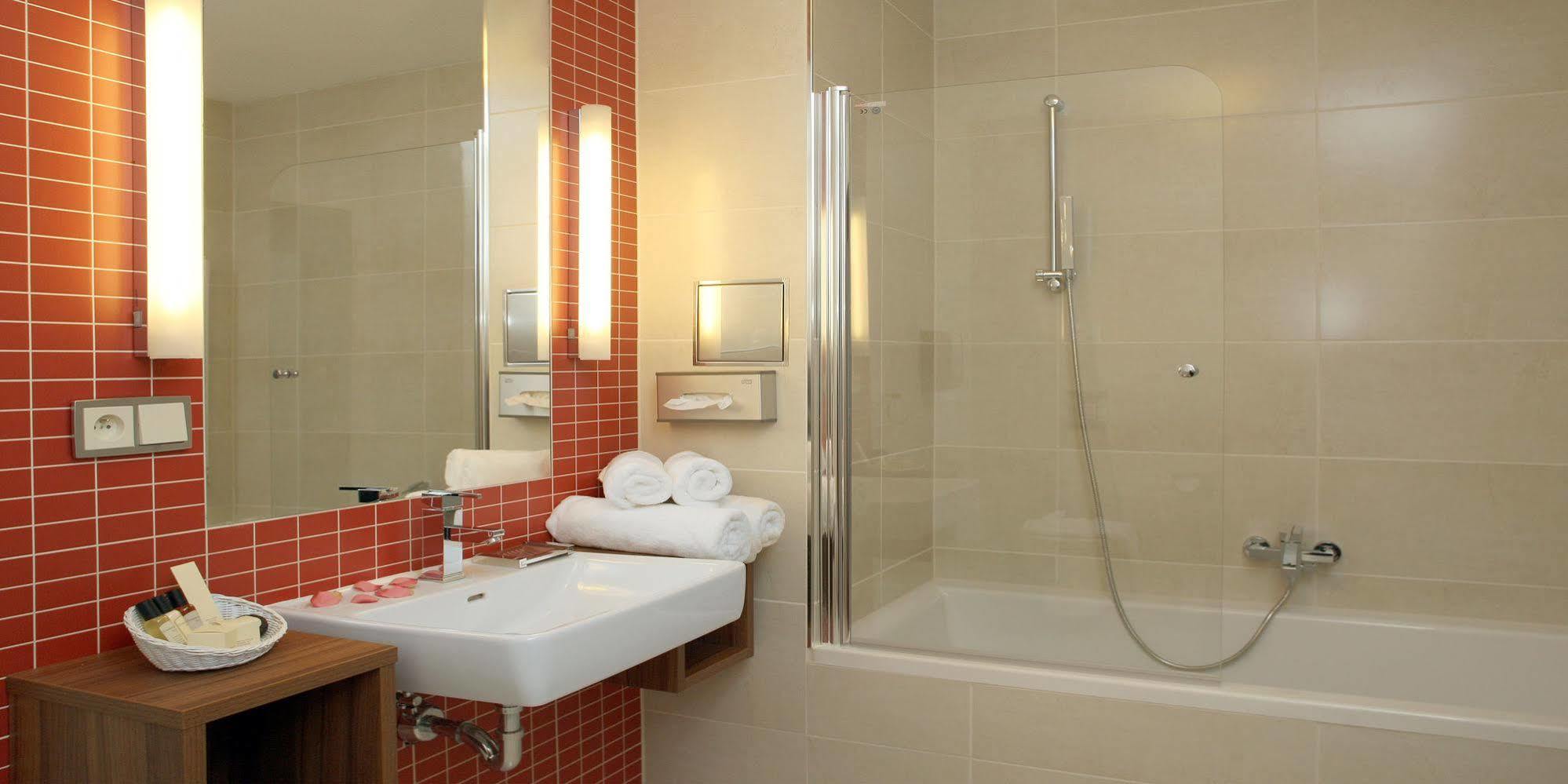 Golden Fish Apartmany Xia Пилзен Екстериор снимка