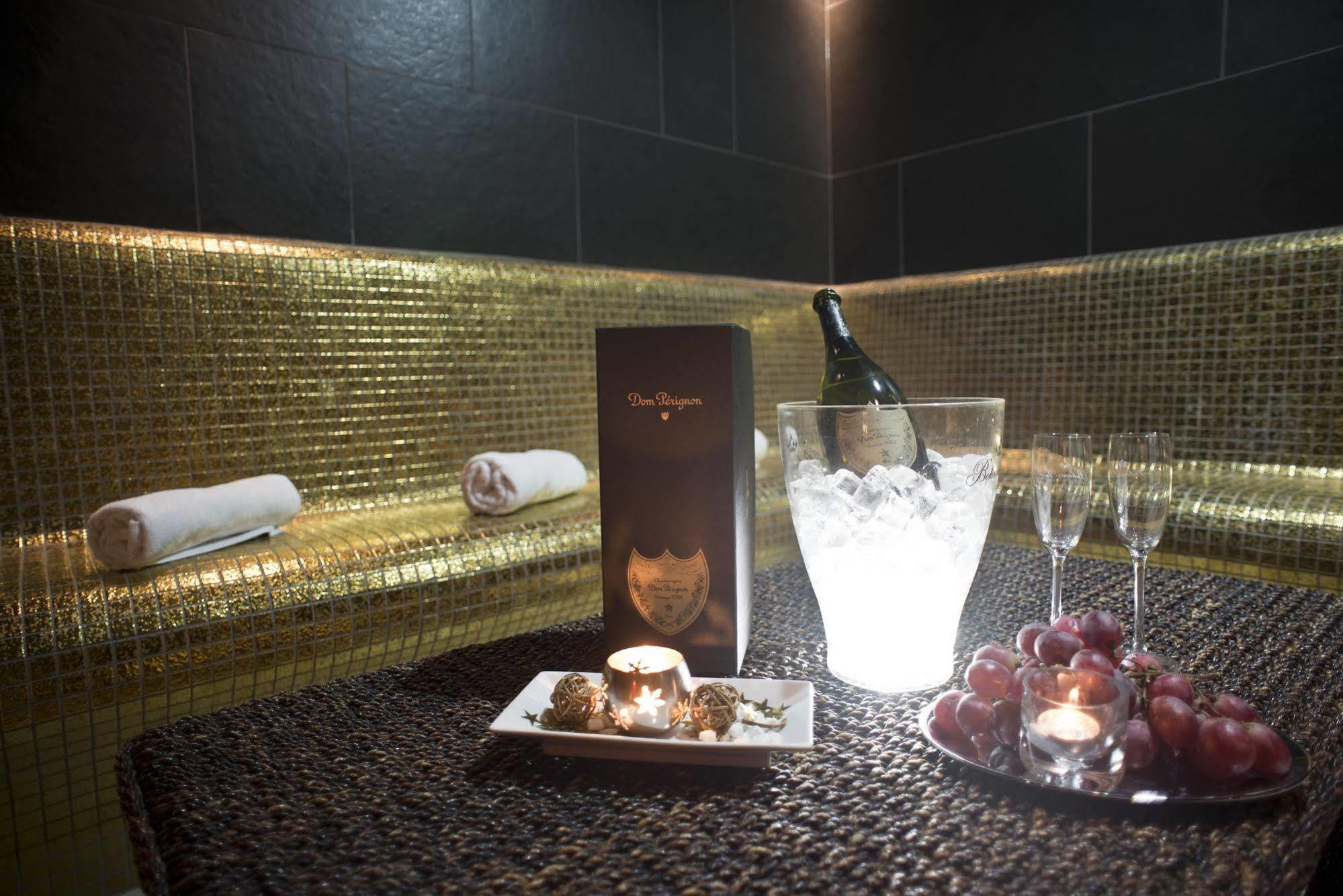Golden Fish Apartmany Xia Пилзен Екстериор снимка