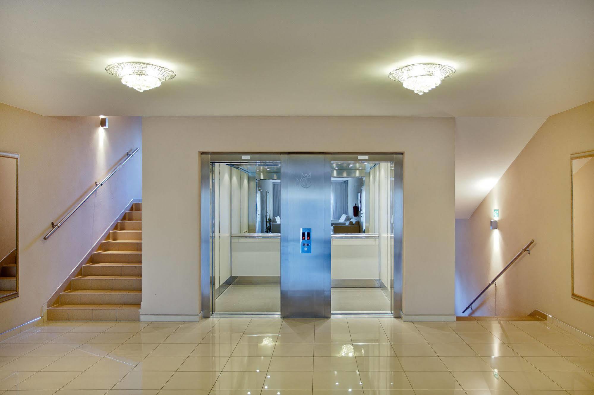 Golden Fish Apartmany Xia Пилзен Екстериор снимка