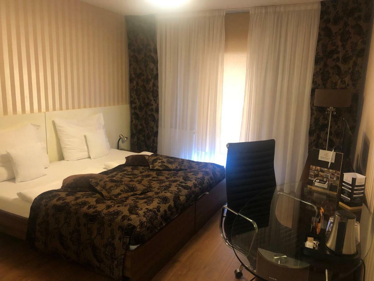 Golden Fish Apartmany Xia Пилзен Екстериор снимка